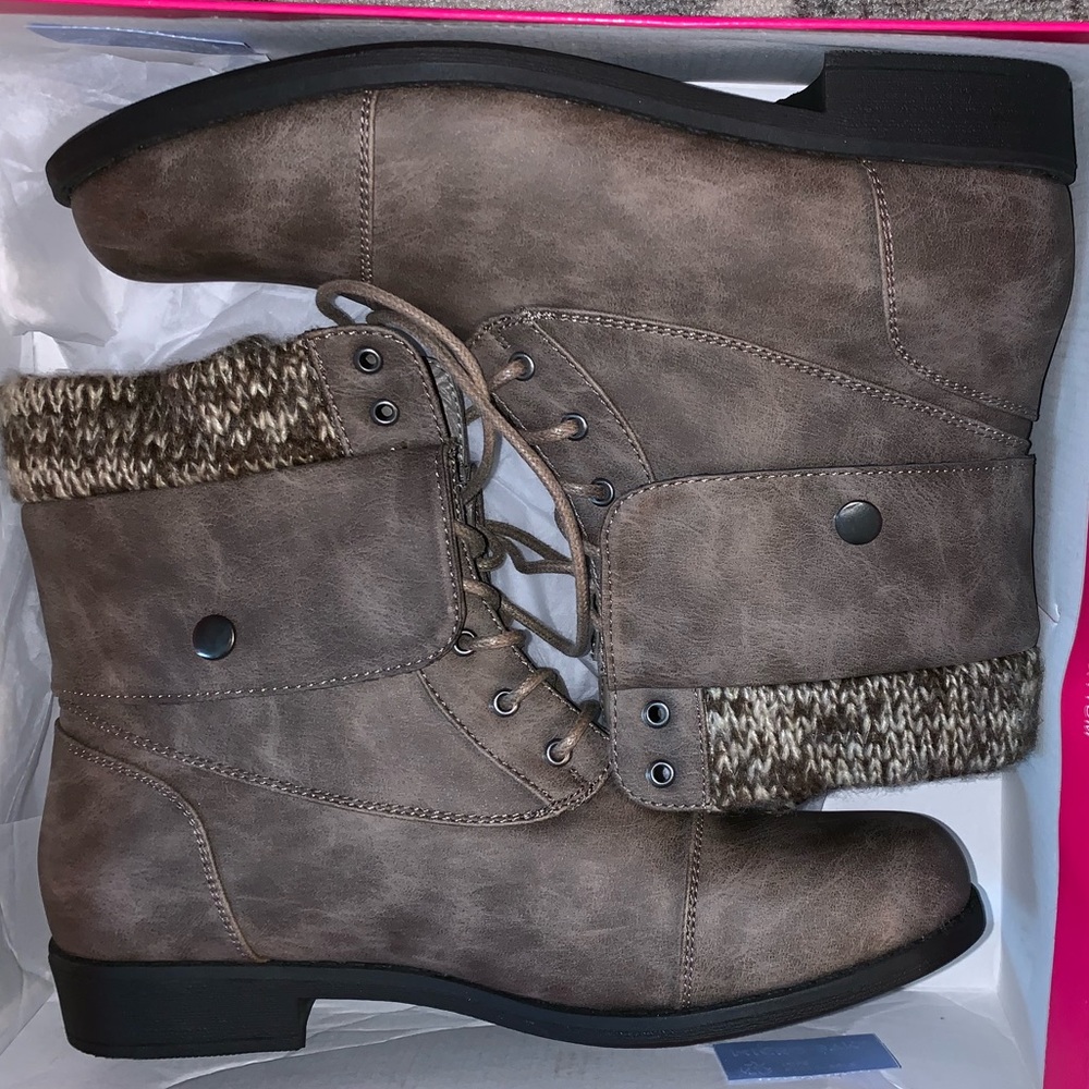 Shoedazzle combat boots